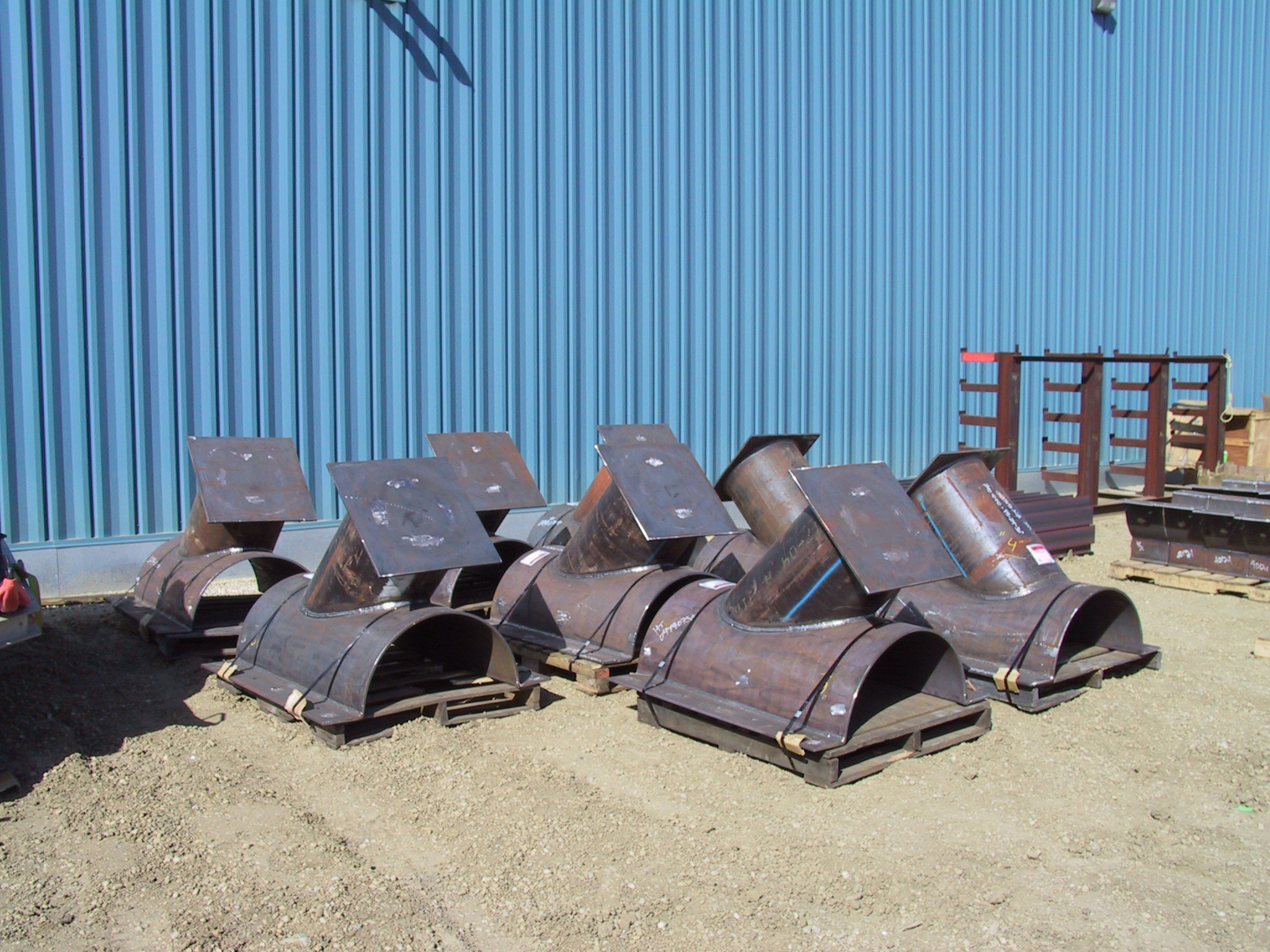 Custom pipe supports